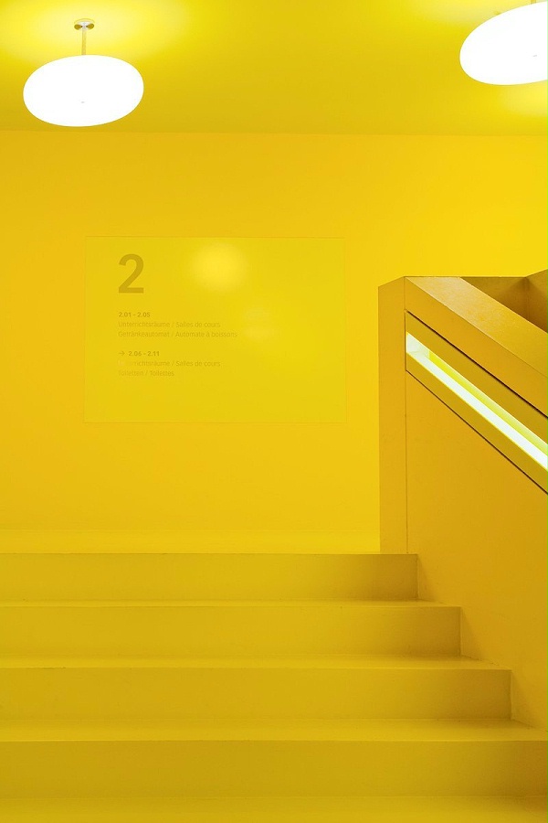 BFB基金会标识导视系统设计3