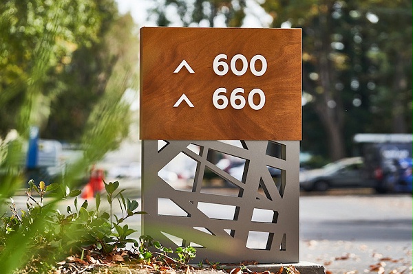 斯坦福钟楼广场标识导视系统设计1