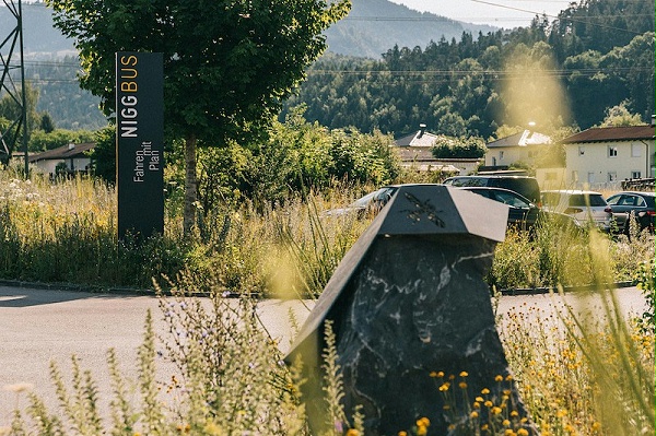 NIGGBUS创意石材标识导视系统设计1