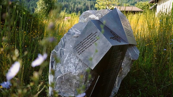 NIGGBUS创意石材标识导视系统设计2