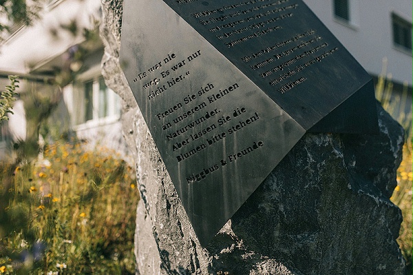 NIGGBUS创意石材标识导视系统设计4