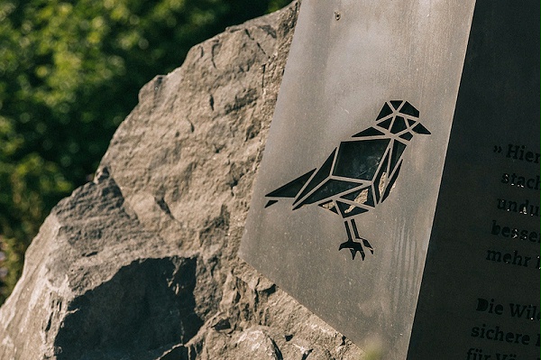 NIGGBUS创意石材标识导视系统设计5