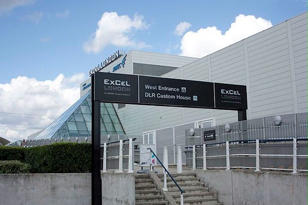 伦敦ExCeL国际会展中心标识导视系统设计2
