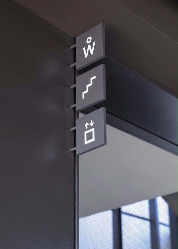 Maxim Plant咖啡馆标识导视系统设计4