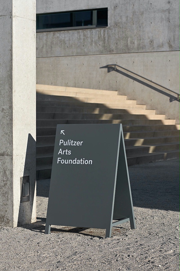 普利策艺术基金会标识导视系统设计5