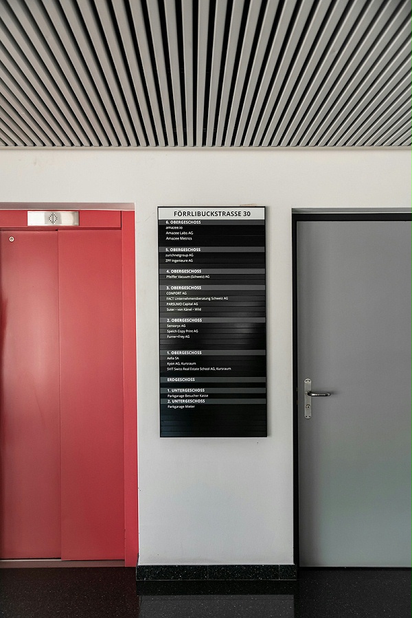 Carbahaus办公大楼标识导视系统设计3