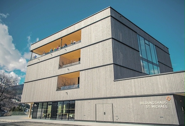 圣迈克尔教育中心标识导视系统设计1