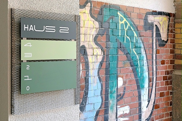 柏林Telegraph公司标识导视系统设计4