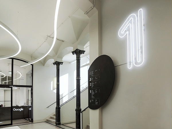 google和youtube办公室导视系统设计1