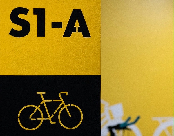 BOX工作室标识导视系统设计4