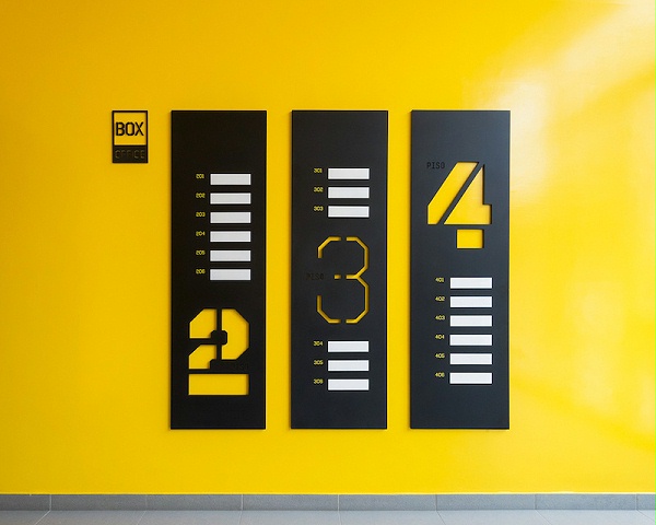 BOX工作室标识导视系统设计6