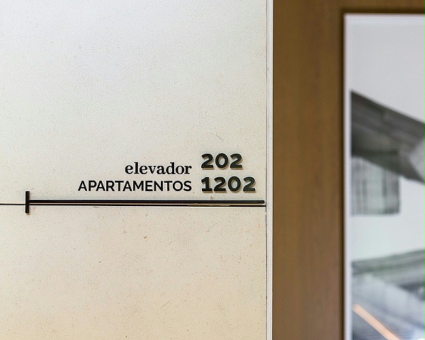 巴西卢西亚娜250住宅标识导视系统设计1