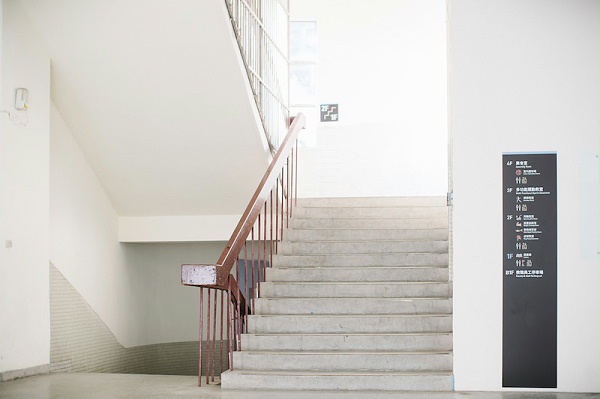 和平高中学校标识导视系统设计5