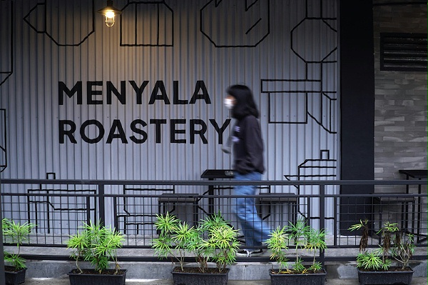 Menyala咖啡和烘焙工坊标识导视系统1