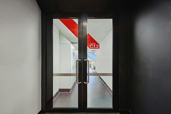 新视野研究所大楼标识导视设计2