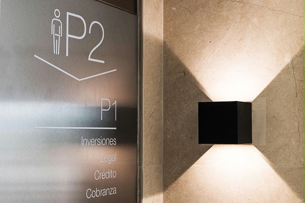 马纳比商业银行标识导视系统设计7