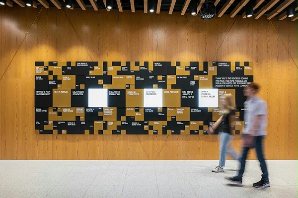 PBS公司标识导视系统设计7