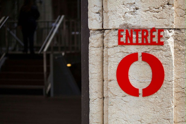 马赛码头大厦标识导视系统设计5