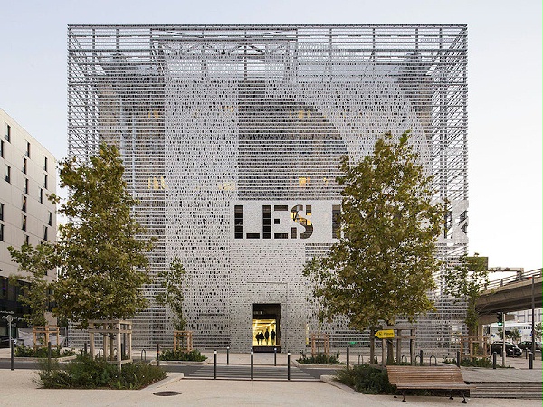 马赛码头大厦标识导视系统设计1