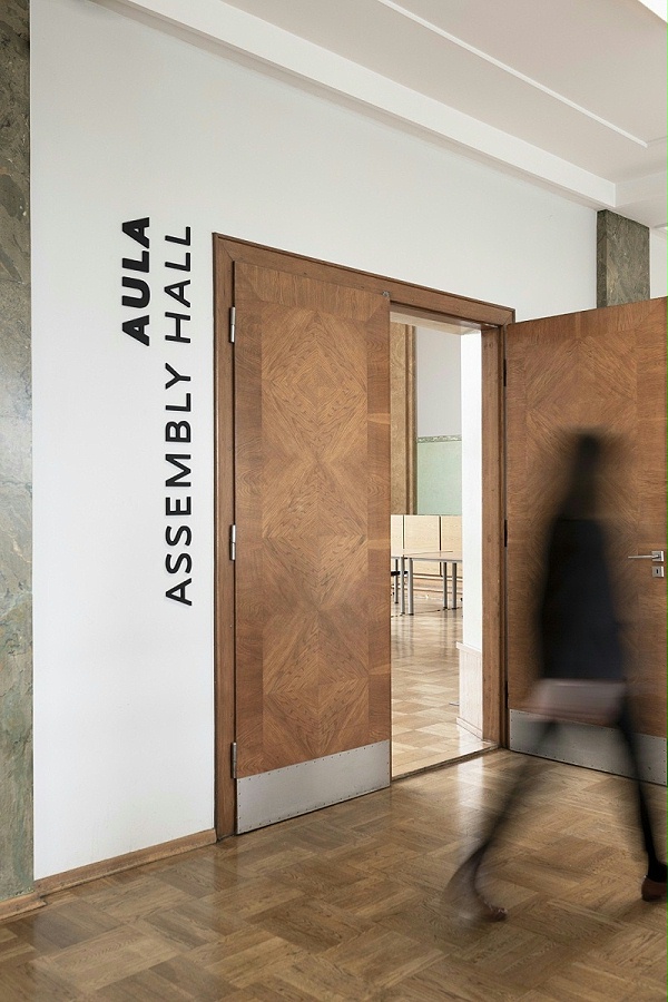 卡托维兹美术学院建筑系标识38