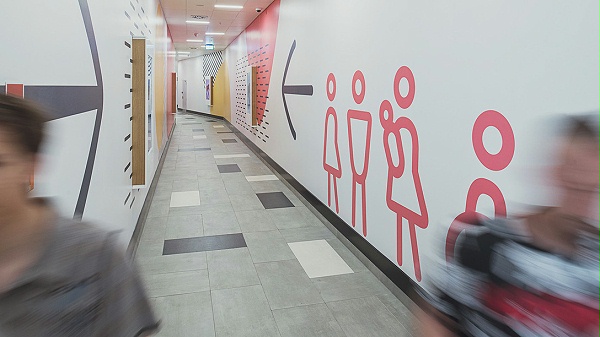 双子公园泰西商城标识