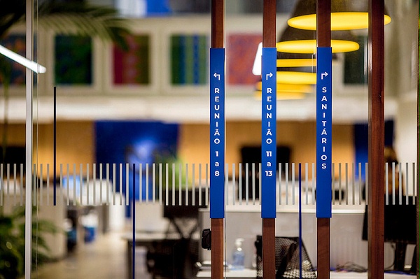 重型建筑公司标识导视系统设计2