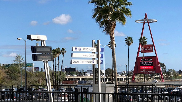 阿纳海姆联合运输中心标识导视设计5