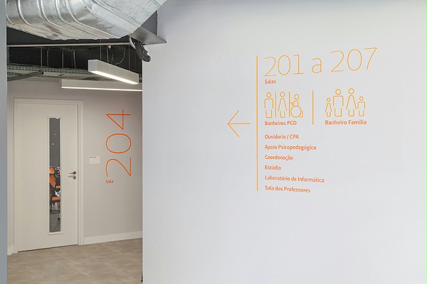 大学标识设计01