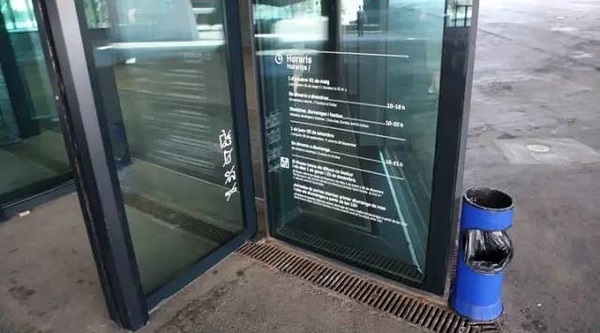 巴塞罗那世界建筑会议中心标识系统设计