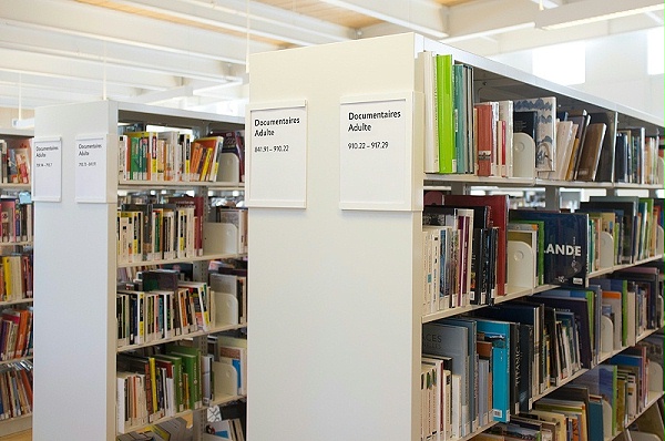 Marc Favreau图书馆标识导视设计4