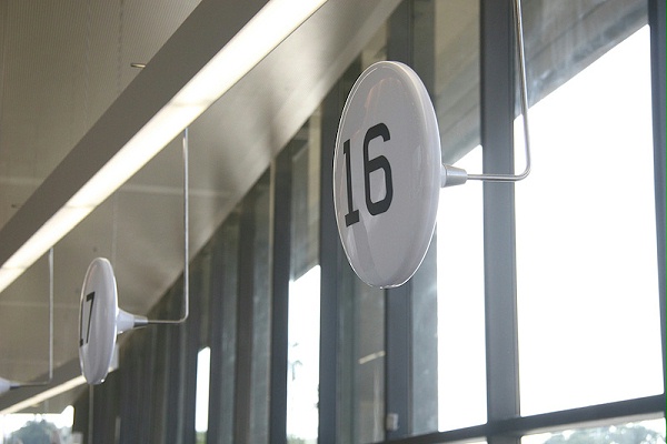 特拉维夫市市政厅标识导视系统设计4