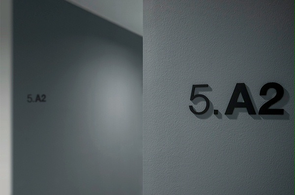 奥林巴斯公司总部标识导视系统设计3