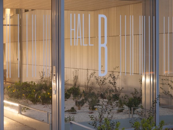 里昂Park View办公楼标识导视系统设计