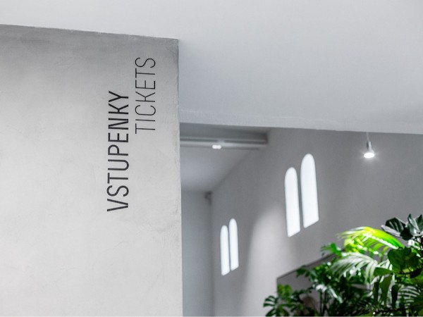 PLATO当代艺术馆标识导视系统设计