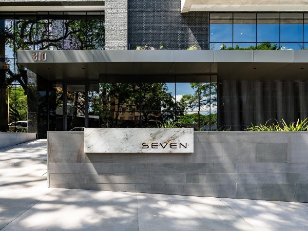 SEVEN公寓标识导视系统设计