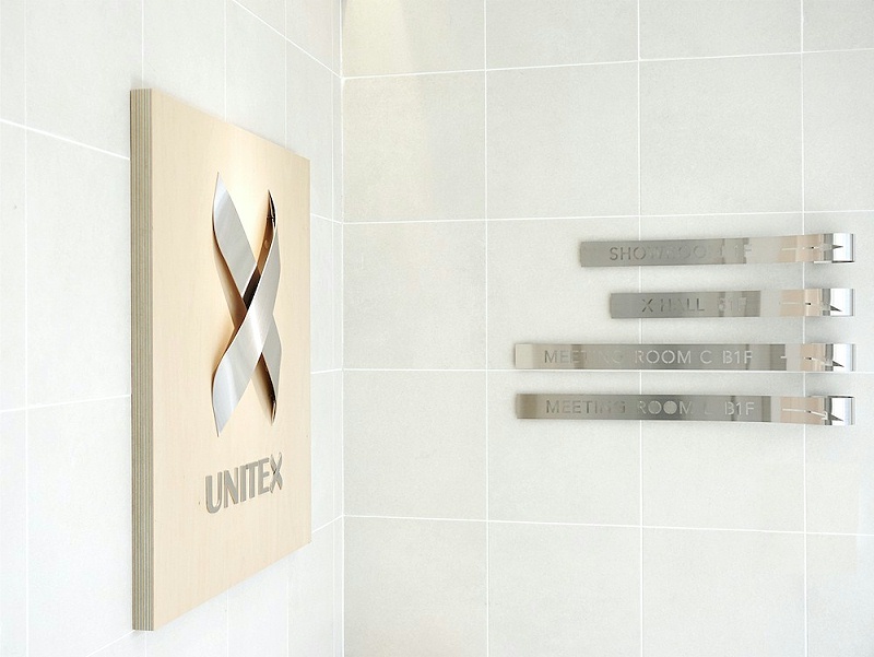 东京UNITEX总部大楼标识导视系统设计1